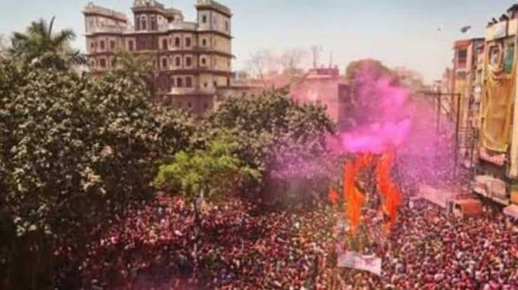 रंगपचंमी पर पूरे देश में फेमस है सबसे स्वच्छ शहर की ‘गेर’ होली, जानिए कैसे और कब हुई शुरूआत…