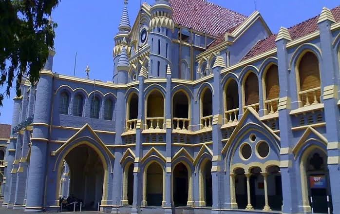 हाईकोर्ट का सख्त आदेश 45 साल सेवा देने वाले कर्मचारी को पेंशन-ग्रेच्युटी देने का निर्देश…