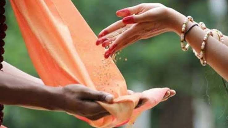 अगर आपका कितना भी कोई हो खास, भूलकर भी शाम को ये चीजें न करें दान, गरीबी पड़ जाएगी गले…