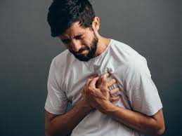 अचानक कभी नहीं आता हार्ट अटैक, महीनों पहले दिखते हैं ये 5 लक्षण, खुद नजरअंदाज करते हैं लोग…