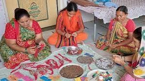 इस बार रक्षाबंधन पर बांधे गाय के गोबर से बनी राखियां, होंगी फायदेमंद