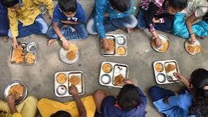 सावन के महीने में स्कूली बच्चों को अंडा परोसे जाने का मामला आया सामने, हिंदू संगठनों ने जताया कड़ा विरोध