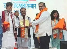 मुख्यमंत्री साय ने किया अब्दुल गफ्फार मेमन का सम्मान, सदस्यता अभियान में उत्कृष्ट कार्य के लिए मिला सम्मान