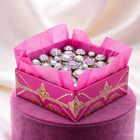 सुनार गुलाबी कलर के पेपर में ही क्यों लपेटते हैं चांदी, नीला-पीला क्यों नहीं, दिलचस्प है ये जवाब…