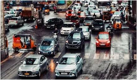 20 साल पुरानी गाड़ियों पर सरकार का बड़ा फैसला, रिन्यूअल फीस…