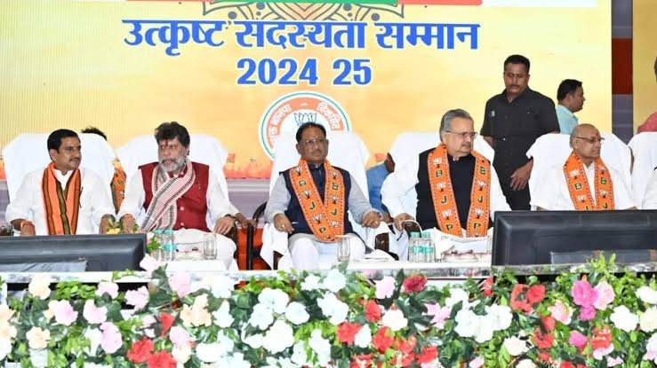 बीजेपी के सदस्यता अभियान में इन 5 नेताओं ने किया गजब काम, सीएम ने किया सम्मानित, कोई विधायक तो कोई सांसद..