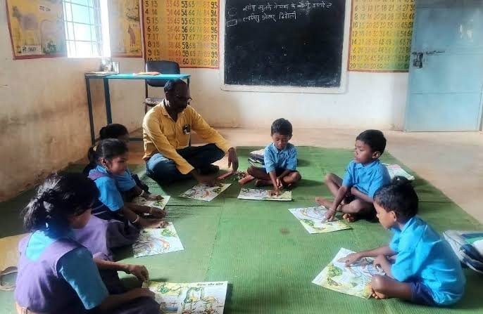 इस युक्तियुक्तकरण नीति से संवर रहा बच्चों का भविष्य…