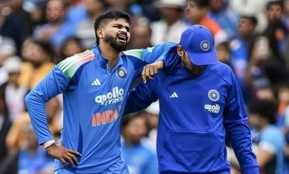 स्टार बल्लेबाज ICU में भर्ती, मैच के दैरान पसलियों में लगी थी चोट…