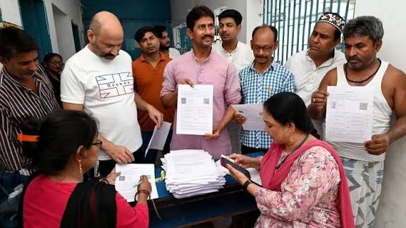 SIR 2.0 पर सियासी जंग, पार्टी ने चुनाव आयोग से पूछा सवाल इन तीन राज्यों ने भी खोला मोर्चा…