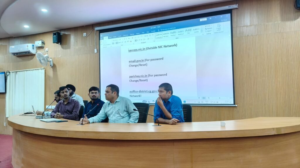 प्रशासनिक कार्यों में गति और पारदर्शिता हेतु कोरबा में ई-ऑफिस कार्यप्रणाली का प्रशिक्षण आयोजित…