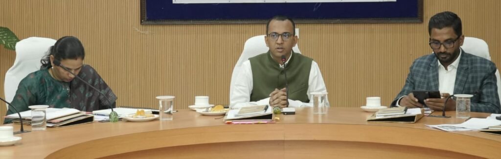 मेगा प्रोजेक्ट के कार्यों को प्राथमिकता से समय पर पूरा करे विभाग:कलेक्टर अजीत वसंत…