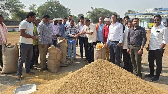 समर्थन मूल्य पर धान खरीदी प्रारंभ पहले दिन 19464 क्विंटल धान का उपार्जन,किसानों की सुविधा सर्वोपरि : सीएम साय…