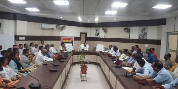 यहां 11 महीने से अटका CRMC भुगतान, छह जिलों में फूटा स्वास्थ्यकर्मियों का गुस्सा…