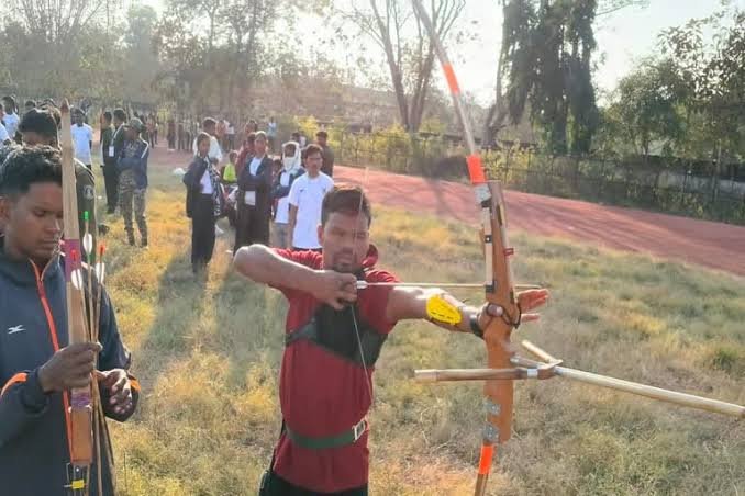 IED ब्लास्ट में एक पैर खोया पर हिम्मत नहीं बस्तर ओलंपिक में इस खिलाड़ी ने गोल्ड जीतकर रचा इतिहास…