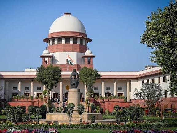 बाबा महाकाल मंदिर में VIP दर्शन पर सुप्रीम कोर्ट की सख्त टिप्पणी,जानिए क्या है पूरा मामला…