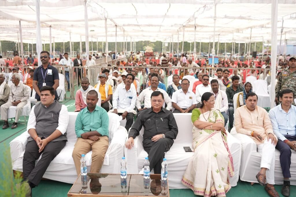 होली का उपहार : समर्थन मूल्य की अंतर राशि का एकमुश्त भुगतान किसानों को दोहरी खुशी, सरकार ने निभाया हर वादा: मंत्री लखनलाल देवांगन…