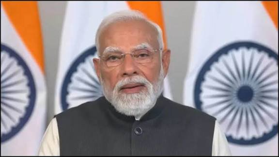 अब हर घर पधारेंगी लक्ष्मी महिला SHGs और सशक्तिकरण पर पीएम का जोर, वित्त मंत्री के रिकॉर्ड को सराहा…