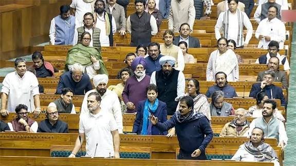US टैरिफ डील पर विपक्ष का संसद में हंगामा, PM के खिलाफ जमकर हुई नारेबाजी, विपक्ष का राज्यसभा से वॉकआउट…