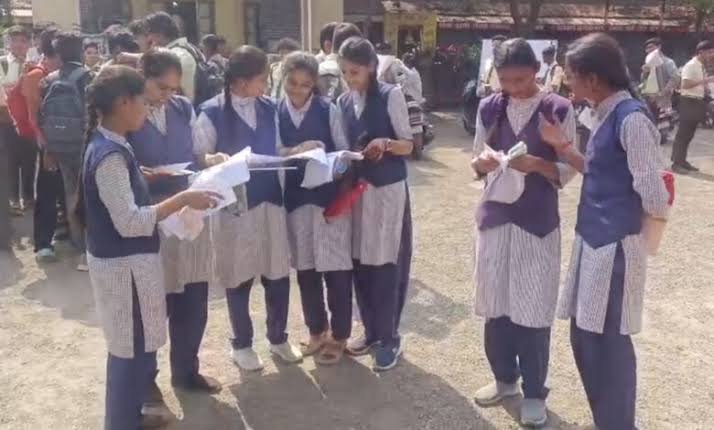 ये है बोर्ड का हाल 12 मार्च का पेपर 20 फरवरी को ही खोल डाला, शिक्षा विभाग में मचा हड़कंप…