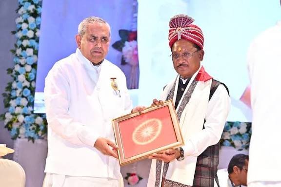 शांति सरोवर में आध्यात्मिक स्नेह मिलन, सीएम साय ने लिया ब्रह्मा भोजन…