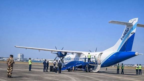 कोलकाता से शिलॉन्ग जा रही इंडिगो की फ्लाइट को उड़ाने की धमकी, टॉयलेट से मिला ये…