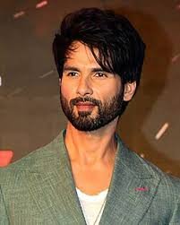 45 साल के हुए ये एक्टर, 200 रिजेक्शन के बाद करियर को मिला ब्रेक, आज है करोड़ों के मालिक…