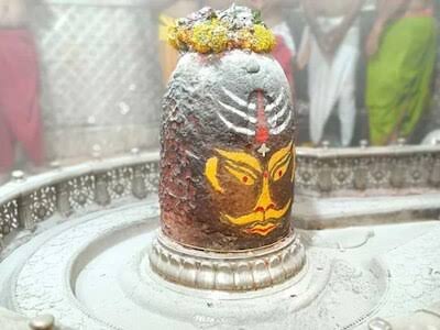 महाकाल मंदिर में भस्म आरती के नियम बदले; अब ऑफलाइन परमिशन पूरी तरह रहेंगे बंद: लाइन में लगने का झंझट अब खत्म जाने…