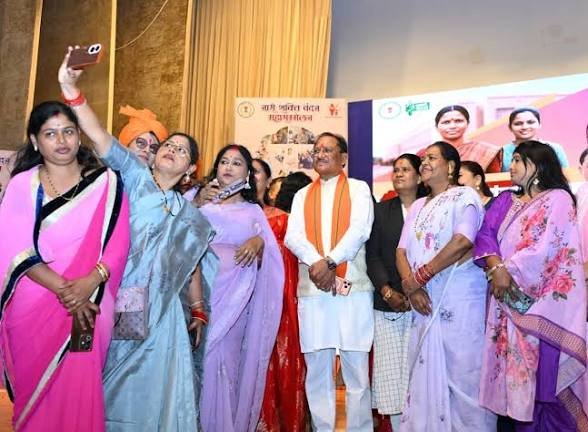 नारी शक्ति वंदन अधिनियम 21वीं सदी का सबसे महत्वपूर्ण निर्णय; प्रधानमंत्री के दृढ़इच्छाशक्ति और साहसिक निर्णय से पूरा होगा अब महिलाओं का सपना, श्री साय…