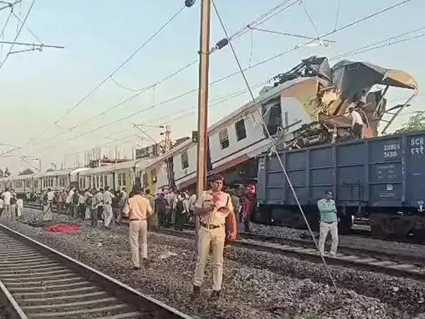 बिलासपुर स्टेशन पर यात्रियों का बड़ा हंगामा एसी फेल होने से समर स्पेशल ट्रेन 5 घंटे लेट…