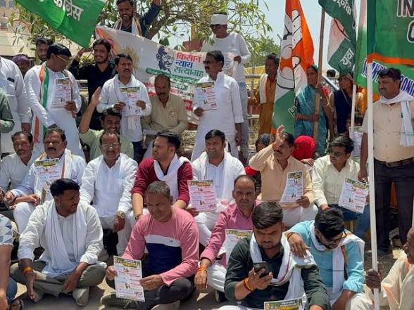 डबरा में US ट्रेड डील के खिलाफ आर-पार की जंग, यूथ पार्टी का धरना…