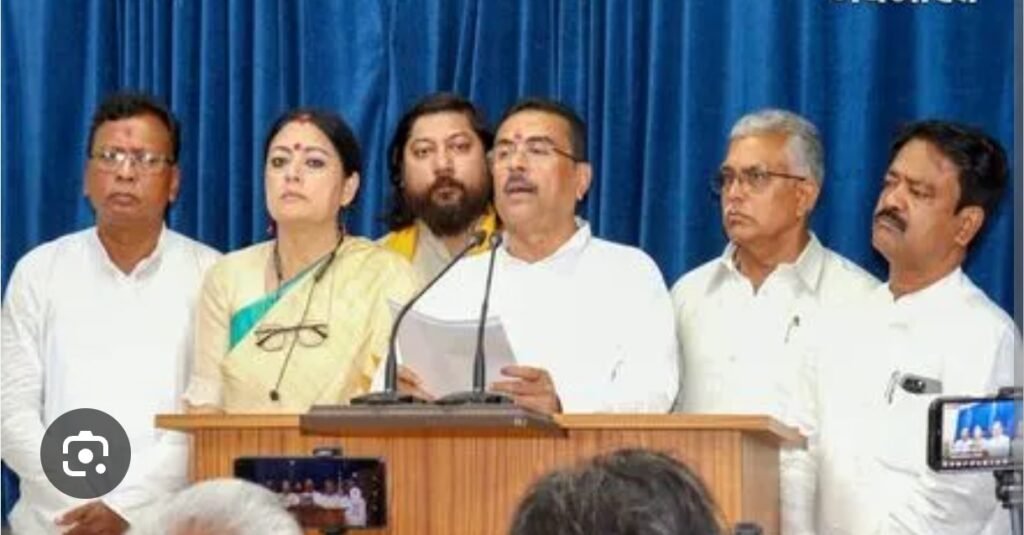 सुवेंदु कैबिनेट ने खोल दिया सरकारी खजाना महिलाओं को ₹3000 महीना और फ्री बस सफर,इन 5 बड़े फैसलों पर लगी मुहर…