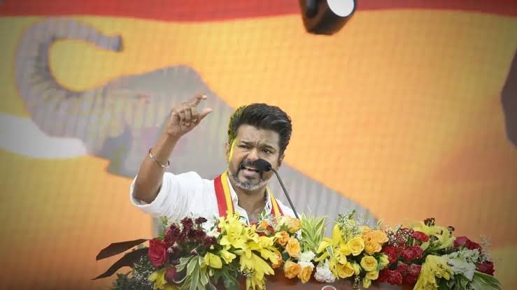 नई राजनीतिक हलचल, विजय की बढ़ती ताकत से पार्टी में बढ़ी बेचैनी…