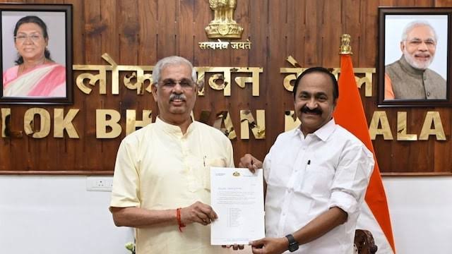 राज्य में UDF सरकार का आगाज, वीडी सतीशन ने 20 कैबिनेट मंत्रियों के साथ ली शपथ, इन 14 नए चेहरों को मिली जगह…