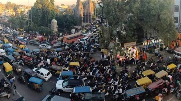 ट्रैफिक की समस्या से त्रस्त हो रहा ये शहर, हेल्पलाइन नंबर पर 2882 शिकायतें आईं…