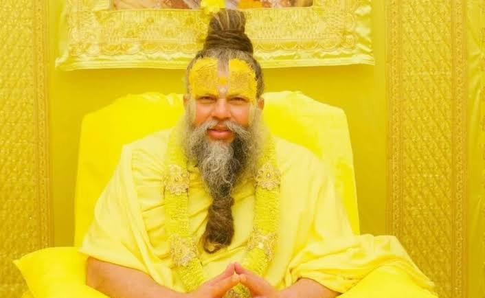 ग्लैमर की दुनिया छोड़ प्रेमानंद महाराज की शरण में पहुंची ये सेलिब्रिटी अब कुटिया में जी रही सादा जीवन…