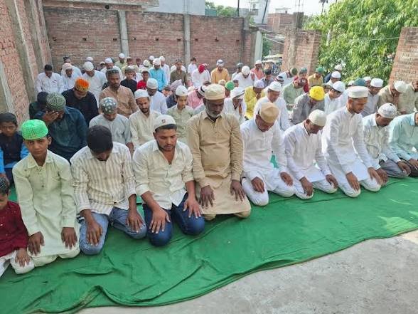 बकरीद की नमाज के बाद मुस्लिम समाज की सरकार से ये बड़ी मांग…