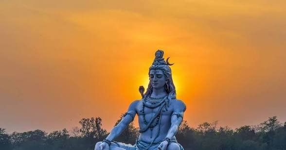सोमवार के अचूक उपाय भगवान शिव को प्रसन्न करने के लिए करें ये आसान उपाय, दूर होंगी हर परेशानियां…