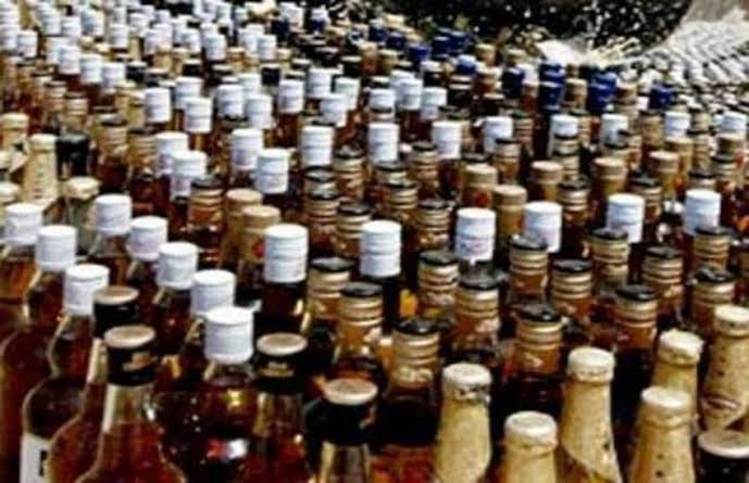शराब की बोतल पर चल रहा था ओवररेटिंग का खेल, आबकारी आयुक्त ने इतने अधिकारियों को किया सस्पेंड…