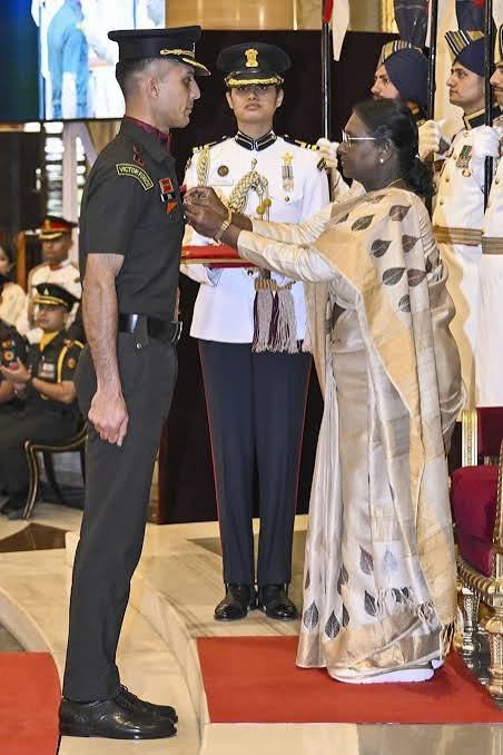 राष्ट्रपति ने 51 जांबाजों को किया सम्मानित, 7 कीर्ति चक्र और 15 वीर चक्र से सजे ये जवान…
