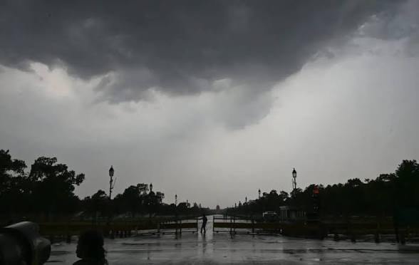 प्रदेश में मानसून की रफ्तार तेज, 24 घंटे में 75% प्रदेश कवर, कई जिलों में बारिश-आंधी का अलर्ट…