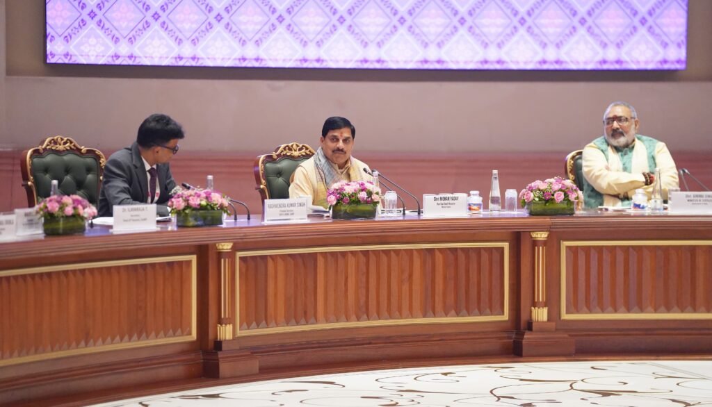 सीएम डॉ. मोहन ने निवेशकों को किया निवेश के लिए आमंत्रित, कहा- हमारे राज्य में आपके लिए सबकुछ उपलब्ध…
