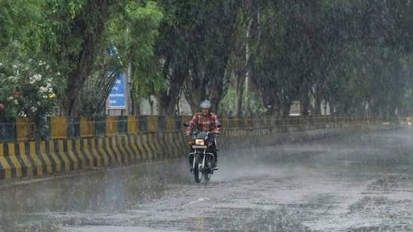 प्रदेश में फिर एक्टिव हुआ मानसून, गरज-चमक के साथ भारी बारिश का अलर्ट, इतने डिग्री तक गिरेगा…