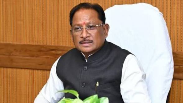 संवेदनशील सुशासन की सशक्त मिसाल पक्षाघात से पीडि़त दिव्यांग महिला के घर पहुंची आधार सेवा, मुख्यमंत्री साय की जनकेंद्रित शासन व्यवस्था का दिखा मानवीय चेहरा…