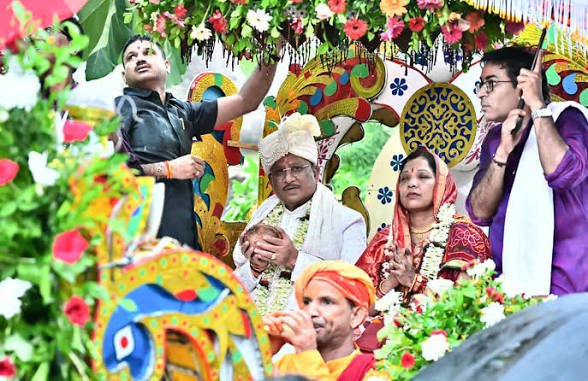 सीएम साय ने दोकड़ा की ऐतिहासिक रथयात्रा में निभाई इस महाराजा की परंपरा भगवान श्री जगन्नाथ का रथ खींचकर प्रदेशवासियों के सुख, समृद्धि और खुशहाली की कामना की…