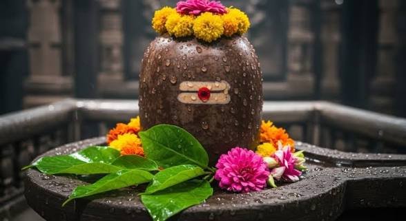सावन में इन 6 शुभ अवसरों पर करें शिवलिंग का जलाभिषेक, भोलेनाथ की कृपा पाने के लिए नोट कर लें ये पूरी लिस्ट…