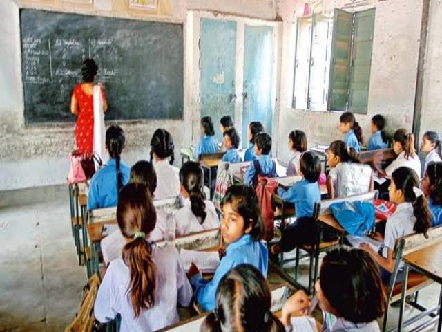 प्रदेश में हड़तालरत अतिथि शिक्षकों को स्कूल शिक्षा विभाग का अल्टीमेटम, इतने जुलाई तक ज्वाइन नहीं किया तो सेवाएं होंगी समाप्त…