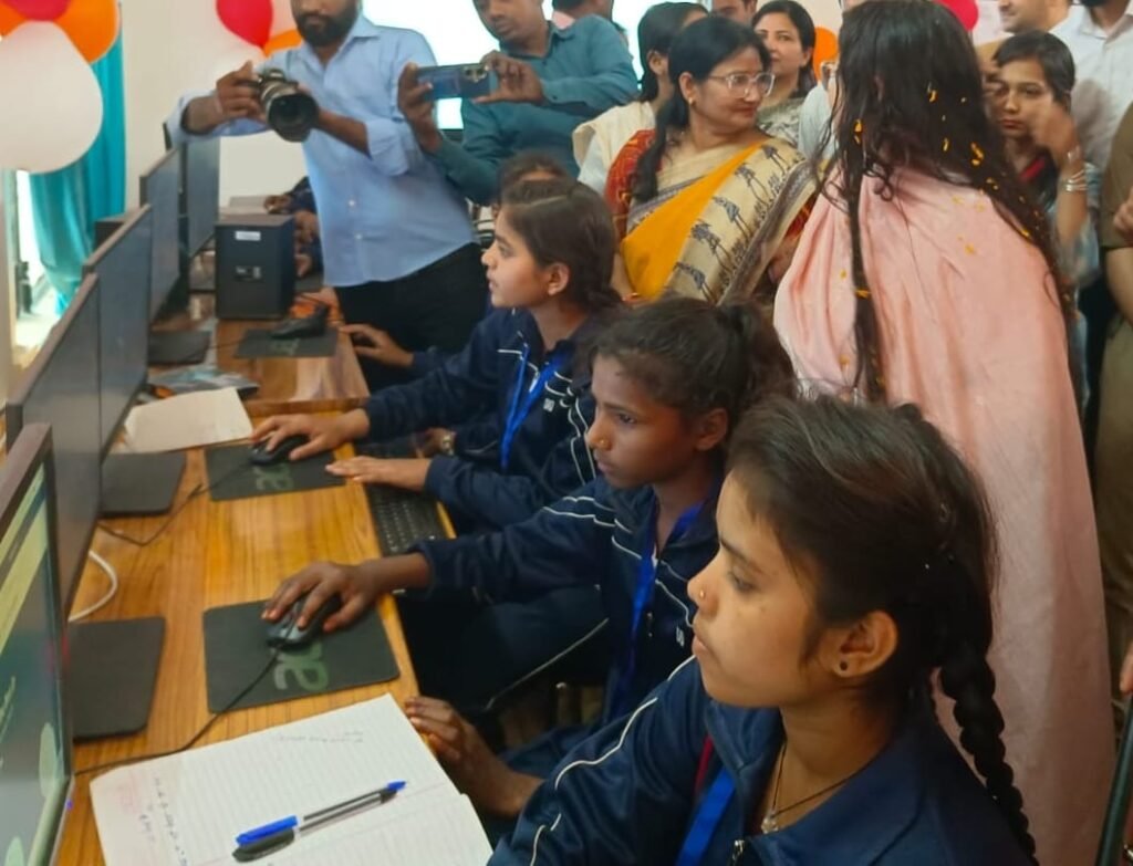 सरकारी स्कूलों में नई पहल, मोबाइल साइंस लैब से बच्चों को मिलेगी आधुनिक तकनीक की शिक्षा, बच्चे सीखेंगे AI, ड्रोन और ये…
