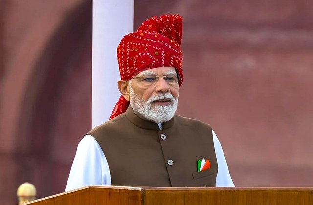 महिलाओं को हक देना होगा, महिला आरक्षण पर लाल किले से ये बोले प्रधानमंत्री मोदी…