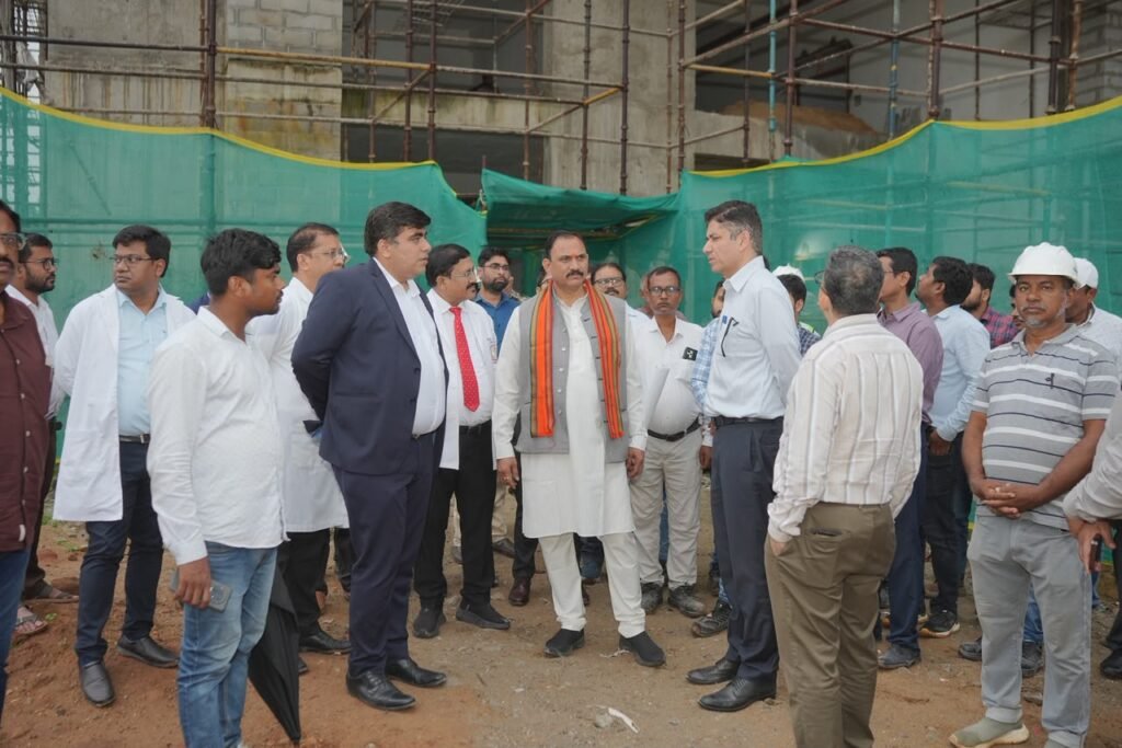 स्वास्थ्य मंत्री श्री श्याम बिहारी जायसवाल ने निर्माणाधीन मेडिकल कॉलेज का किया निरीक्षण…