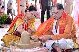मुख्यमंत्री साय ने सावन सोमवार और नागपंचमी पर श्री फलेश्वरनाथ महादेव की पूजा-अर्चना की…